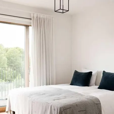 180 Square Meters Kings Garden Doublex W Balcony Lägenhet